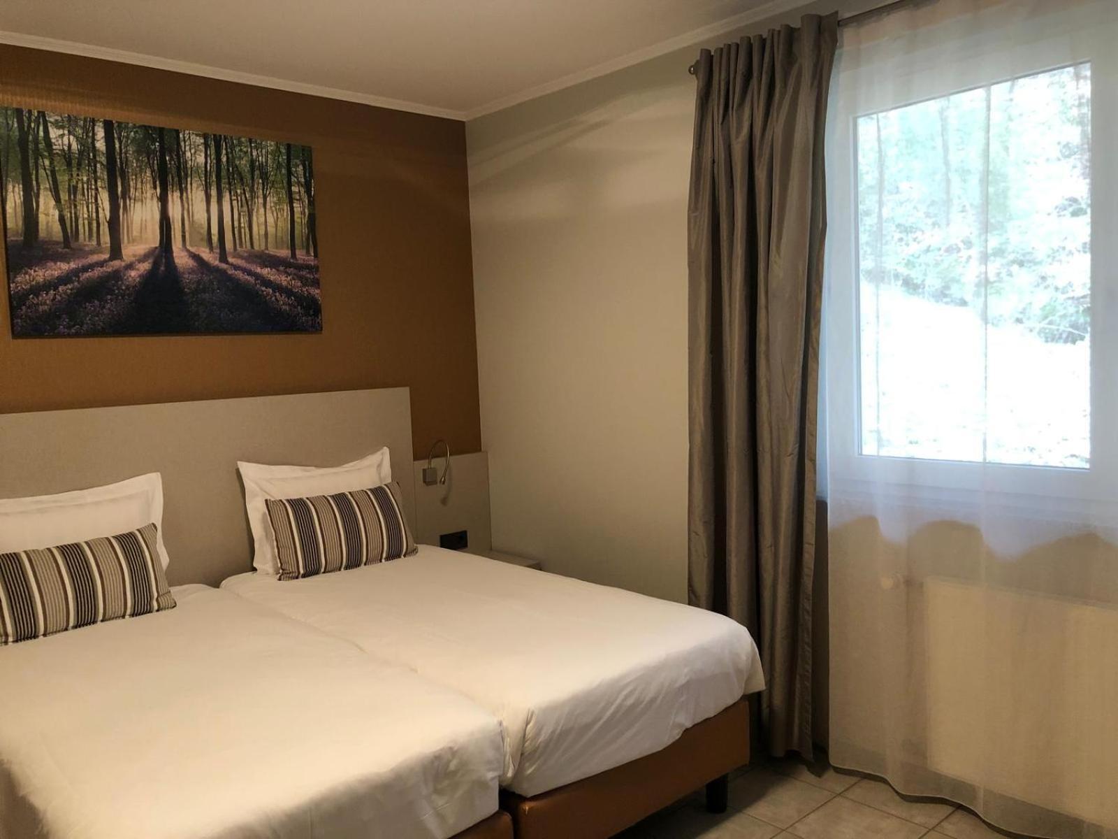 Appart-Hotel Gwendy Bour Exteriör bild