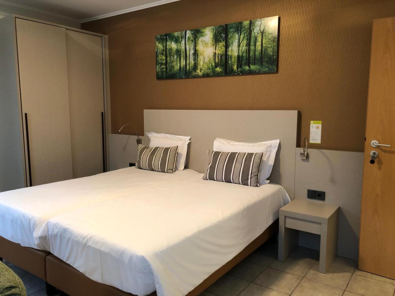 Appart-Hotel Gwendy Bour Exteriör bild